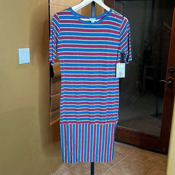 LuLaRoe Julia Straight Knee Length Striped Dress Size Medium NWT - Picture 1 of 6